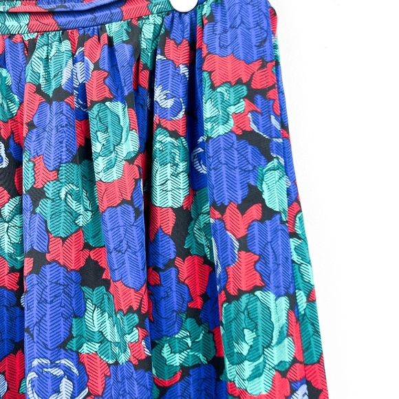 Vintage Blue and Red Floral Mid Length Skirt - Picture 2 of 6